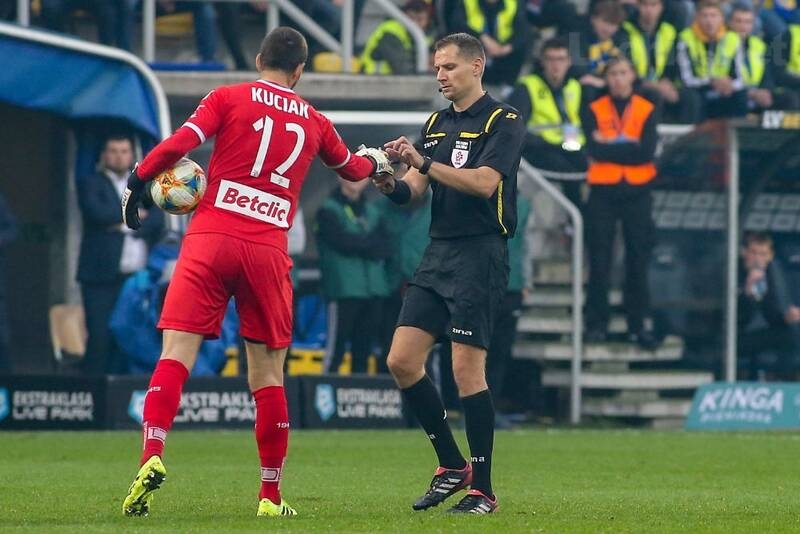 Tomasz Kwiatkowski sędzią meczu Jagiellonia - Lechia