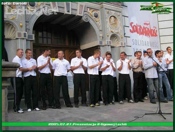 20050727prezentacjadruzyny_049_20120704_1989608857