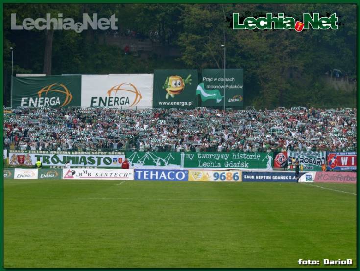 20080518lechia_zniczproszkow_118_20120704_1403016383