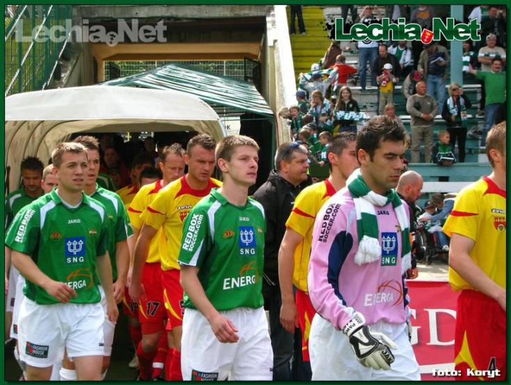 20080518lechia_zniczpruszkow_11_20120704_1980873696