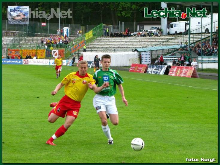 20080518lechia_zniczpruszkow_24_20120704_1529854040