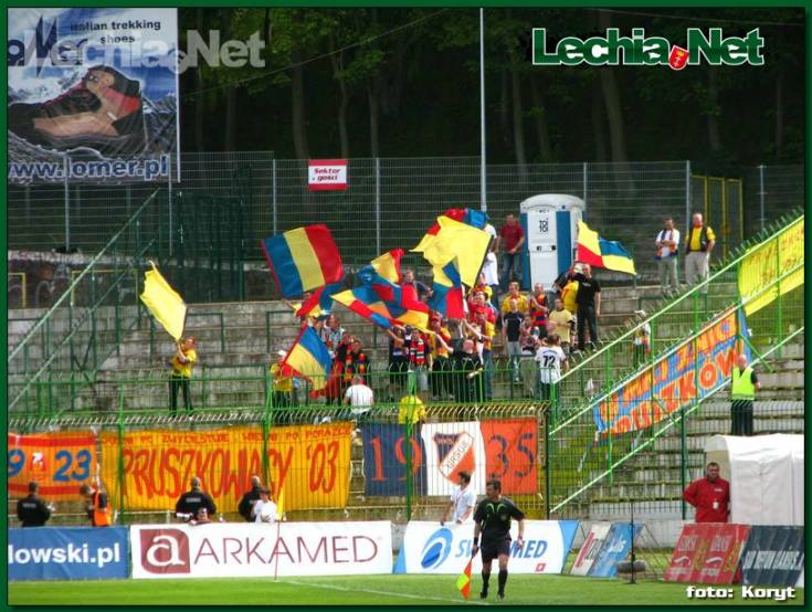 20080518lechia_zniczpruszkow_25_20120704_1330340802