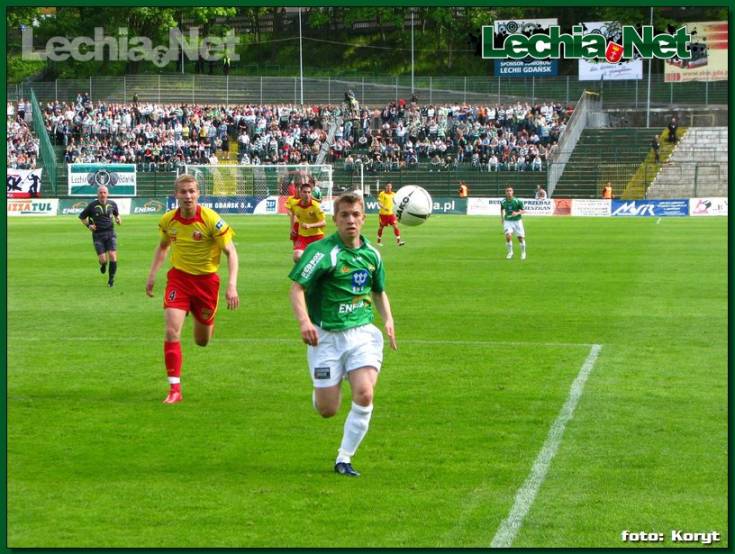 20080518lechia_zniczpruszkow_26_20120704_1574831882