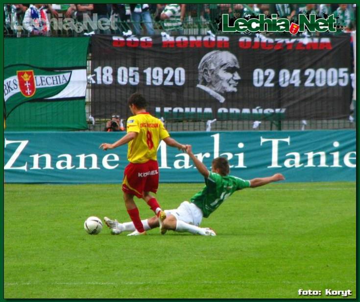 20080518lechia_zniczpruszkow_46_20120704_1559596674