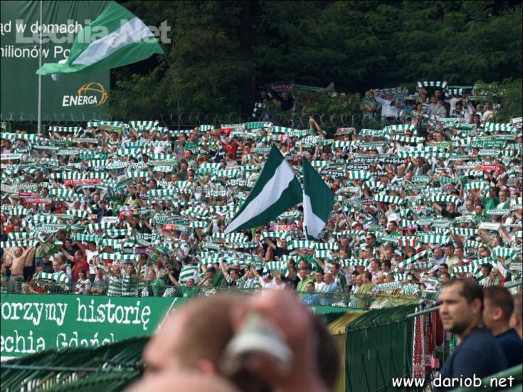 db241027_20120711_1286122406