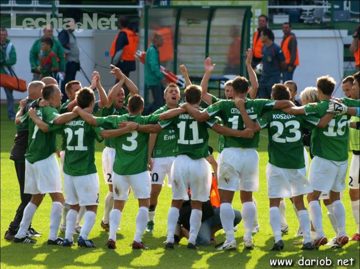 db241120_20120711_1870903687