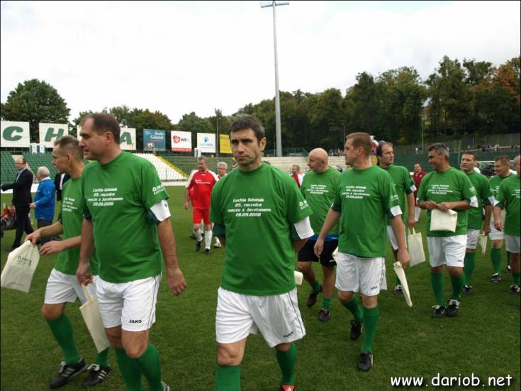 db281766_20120711_1982330013