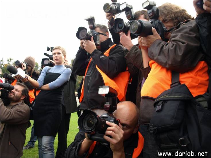 db281795_20120711_1848815710