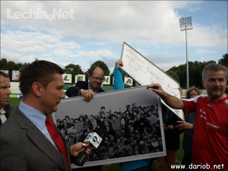 db281805_20120711_1762792692