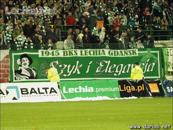 db192353_20120711_1897238609