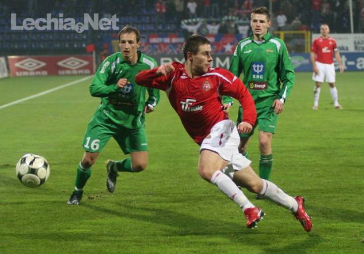 035_20120711_1168119998