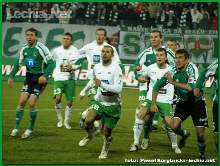 pb284900_20120711_1905351587