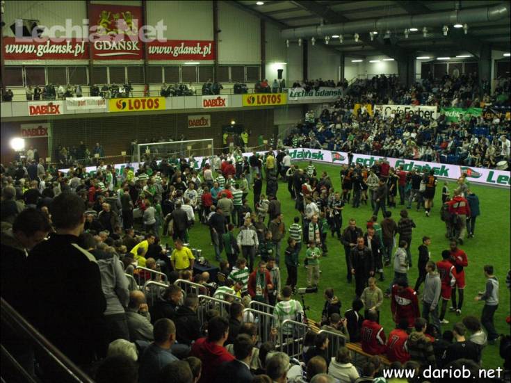 db304384_20120711_1882081630