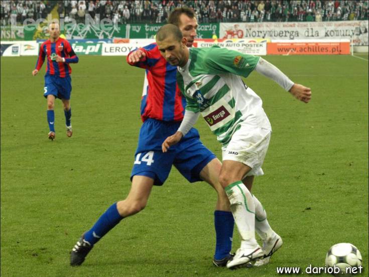 db226342_20120711_1871095177