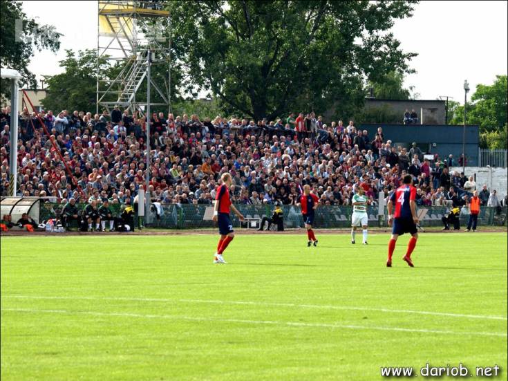 db308864_20120712_1895486158