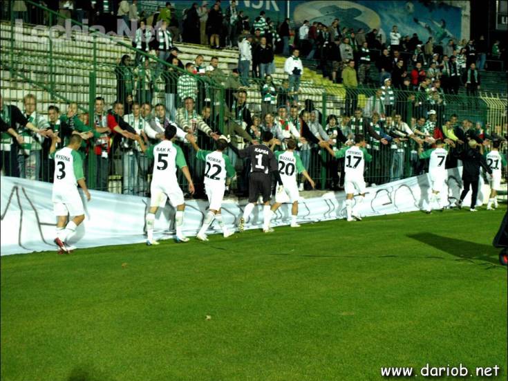 db254051_20120715_2053956081