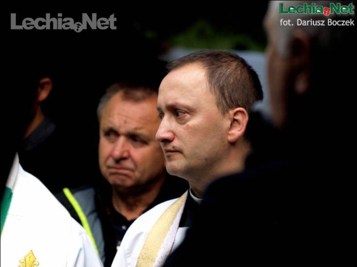 db217267_20120925_1060612945