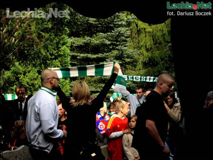 db217275_20120925_1203402594