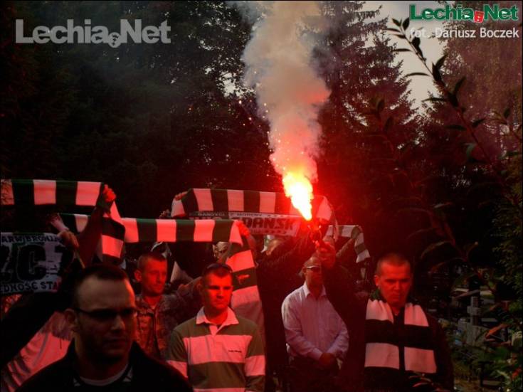 db217286_20120925_1996650642