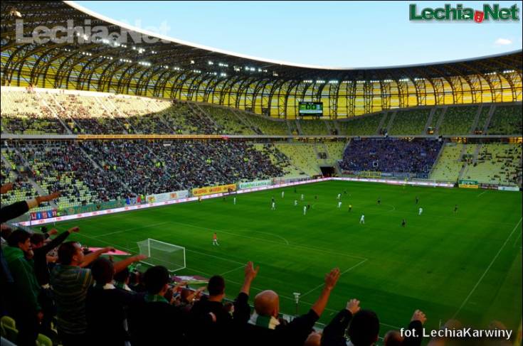 lechia_lech_048_20121002_1678919041