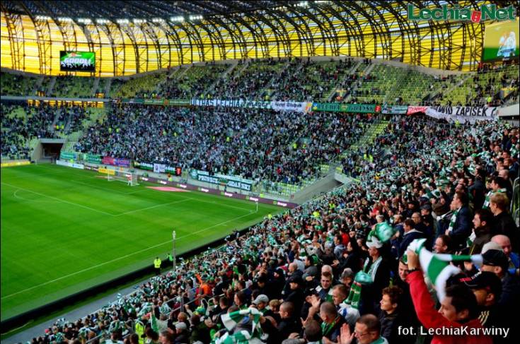 lechia_lech_058_20121002_2024224648