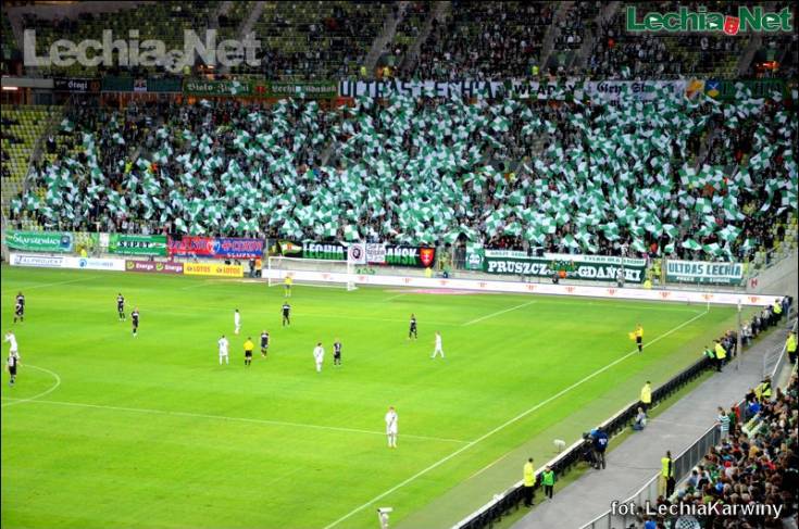lechia_lech_079_20121002_1035872692