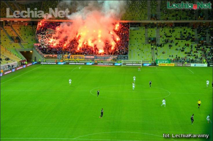 lechia_lech_092_20121002_1864323351