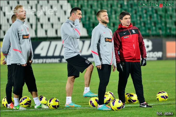 201211120042_20121113_1615344440