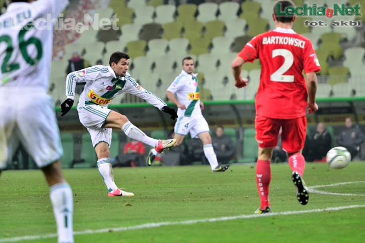 201211160080_20121117_1403521954