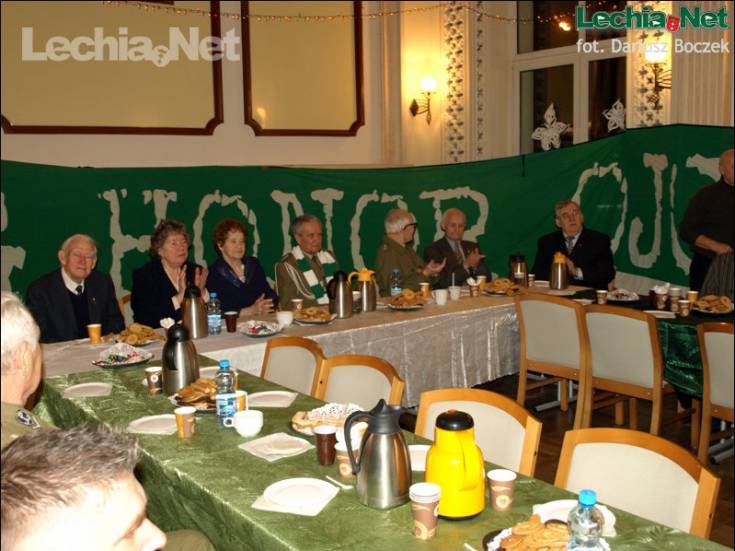 db217956_20121221_1796337402