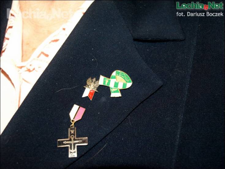 db218003_20121221_1708217125