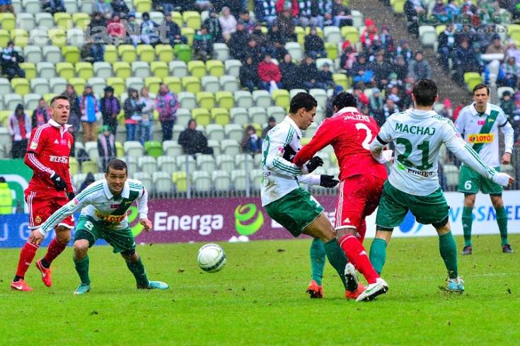 201304010061_20130403_1137543951