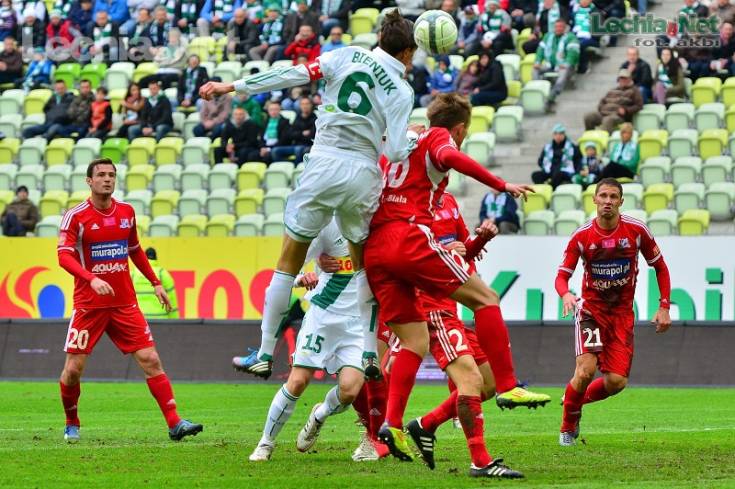 201304270020_20130428_1296573877