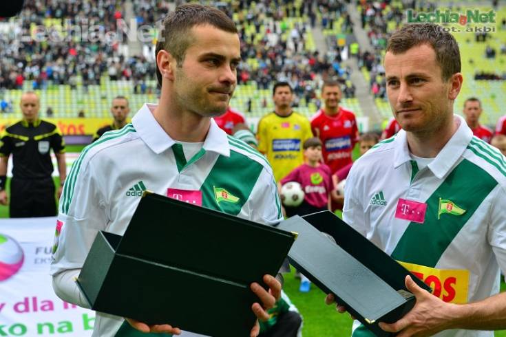 201304270004_20130428_2035332568