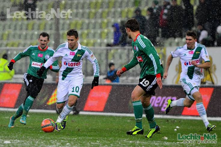 201312080074_20131210_1921475424