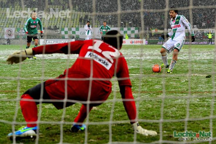 201312080081_20131210_1809821162