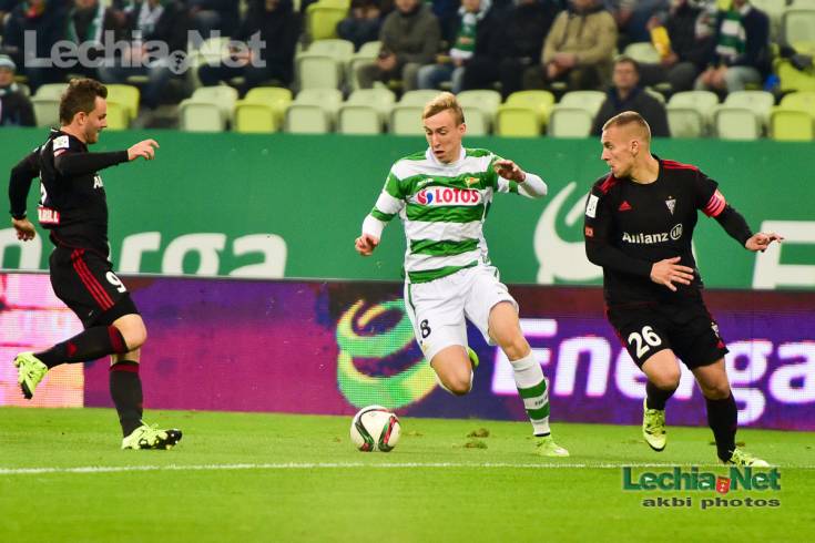 akb_7519_20151017_1372877000