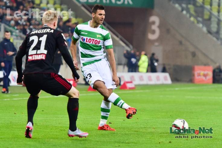 akb_7542_20151017_1024674772