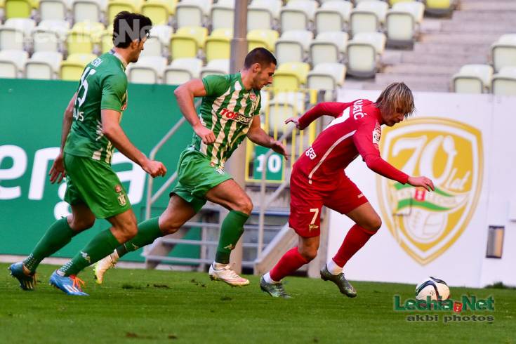 akb_9405_20151112_1867350358