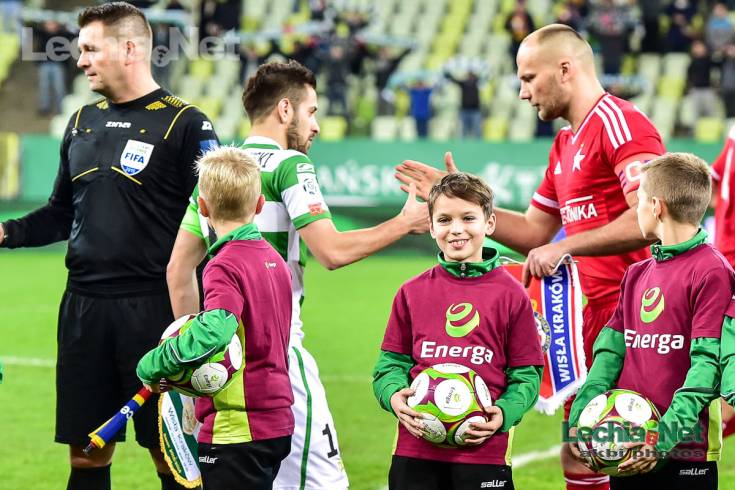 20151212_1857_007_20151213_1570888999