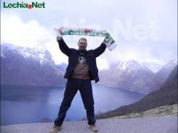 62654_611350342226190_1294440222_n